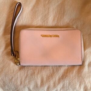 Michael Kors Light Pink Wristlet Clutch